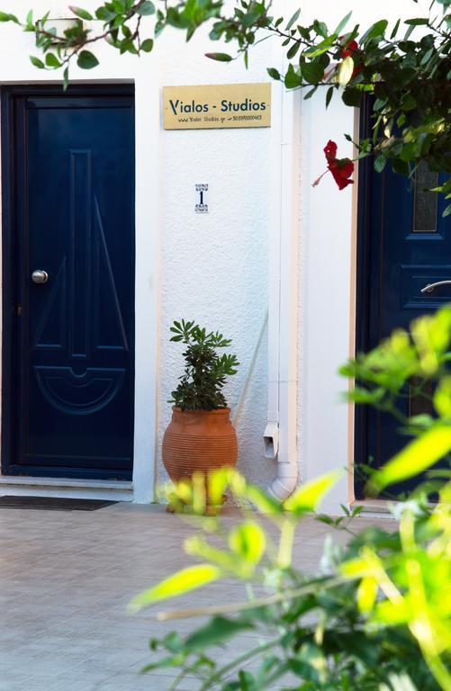 Yialos Studios-Apartments Makriyialos Bagian luar foto