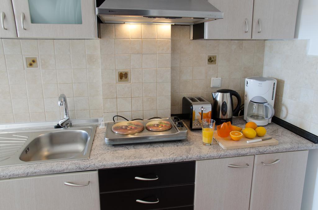 Yialos Studios-Apartments Makriyialos Bagian luar foto